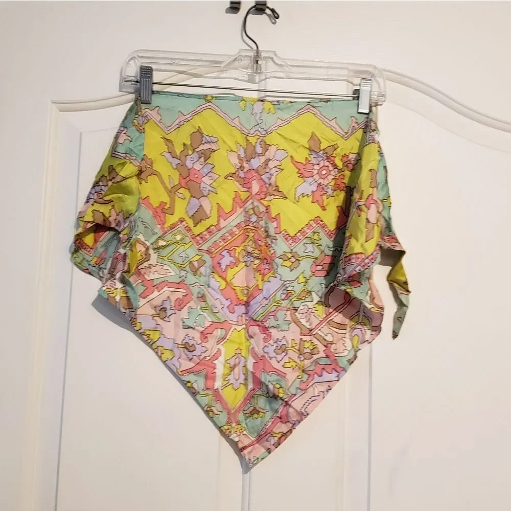 ❌SOLD❌Colorful Triangular Headscarf - Picture 5 of 6